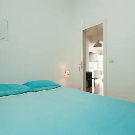 Shortstayflat Lisbon Terrace - Graca Apartment *